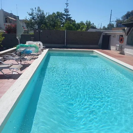 Max House